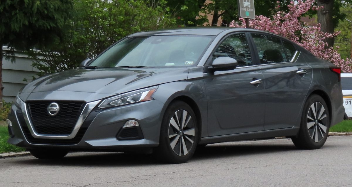 2022 Nissan Altima SR