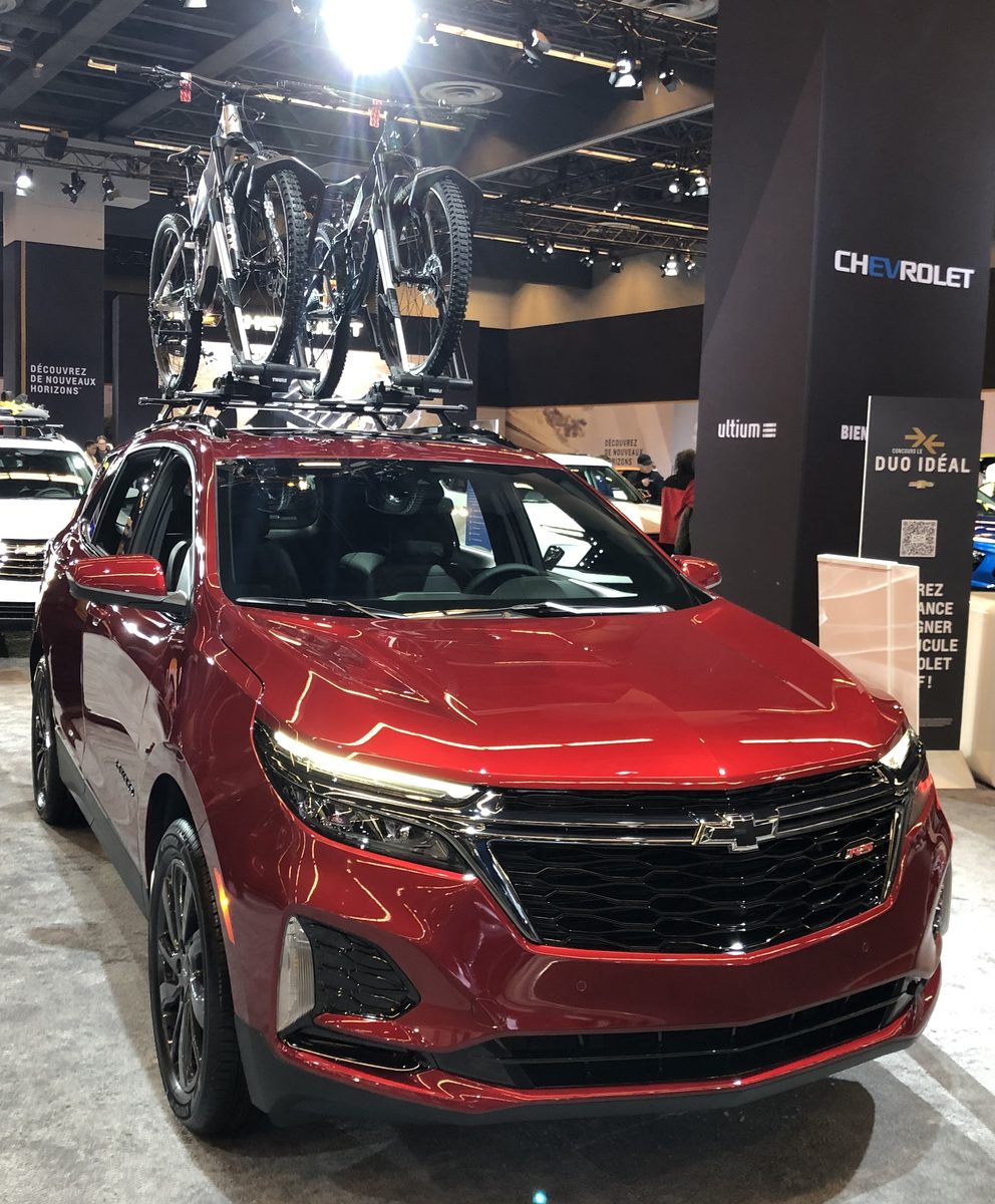 2023 Chevrolet Equinox RS — photo 2