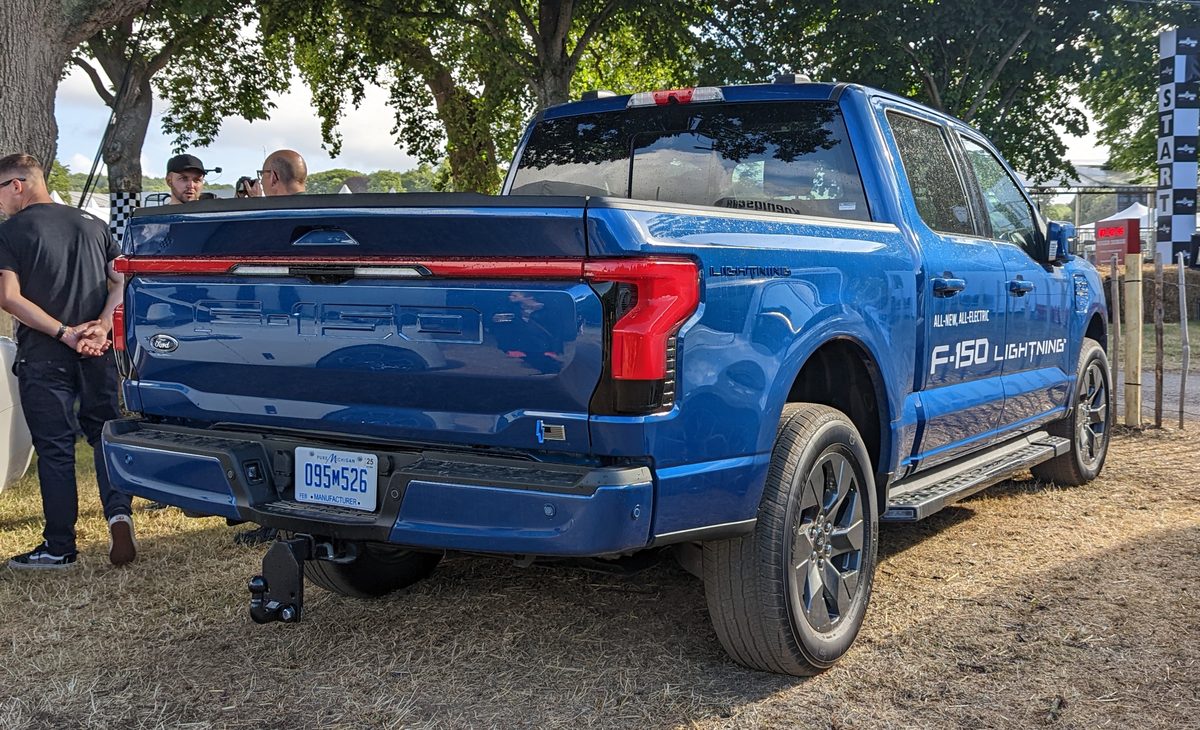2022 Ford F-150 Lariat SuperCrew — photo 2