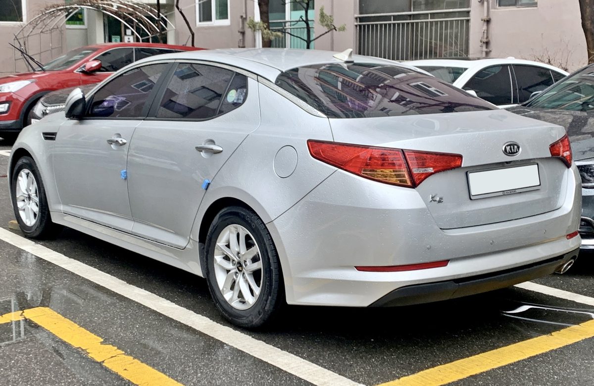 2023 Kia K5 GT-Line — photo 2