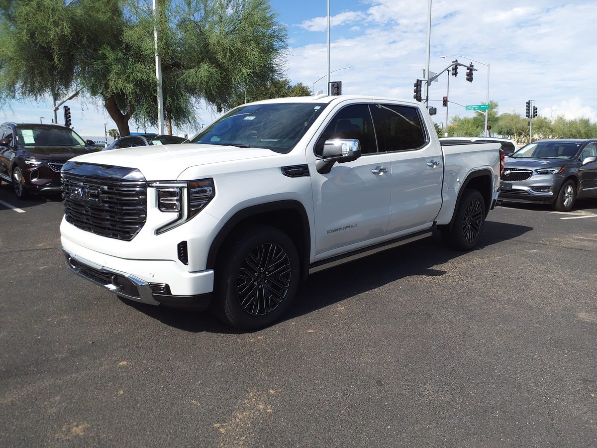 2022 GMC Sierra 1500 SLT Crew Cab — photo 2